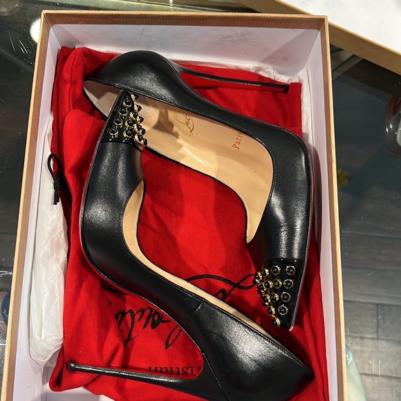 Christian Louboutin‘s - Picture 2 of 5